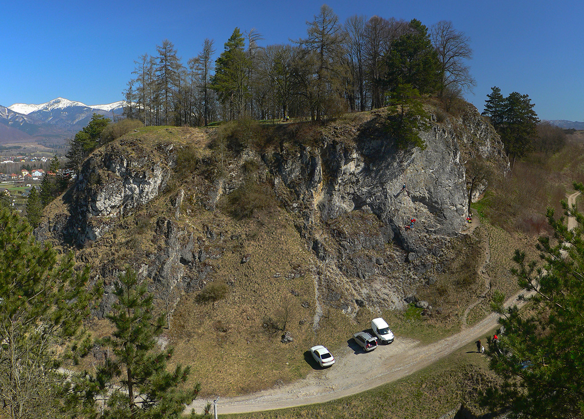 sucianska-skala-v-predjarnej-nalade