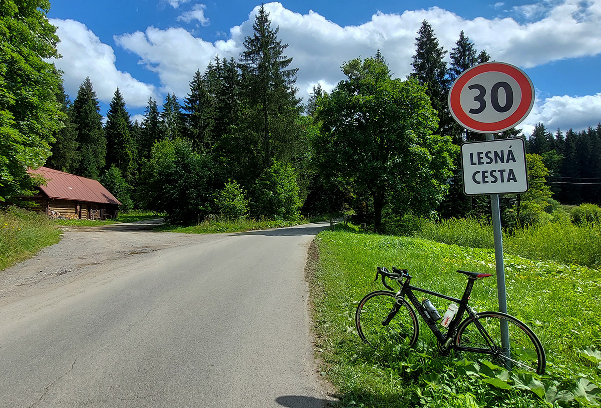 okolo-nadrze-nova-bystrica-po-asfalte